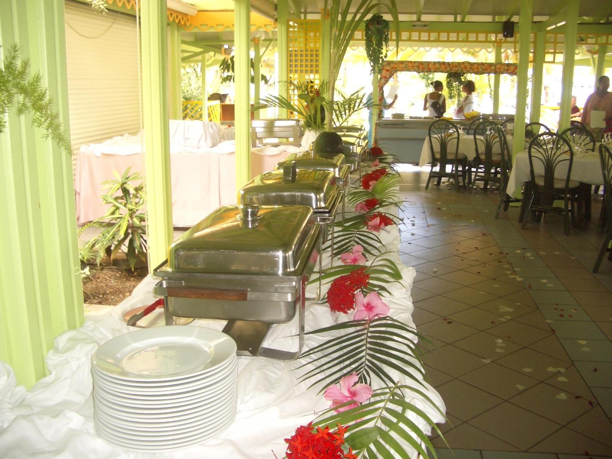 Canella Beach Hotel Le Gosier  Exterior photo