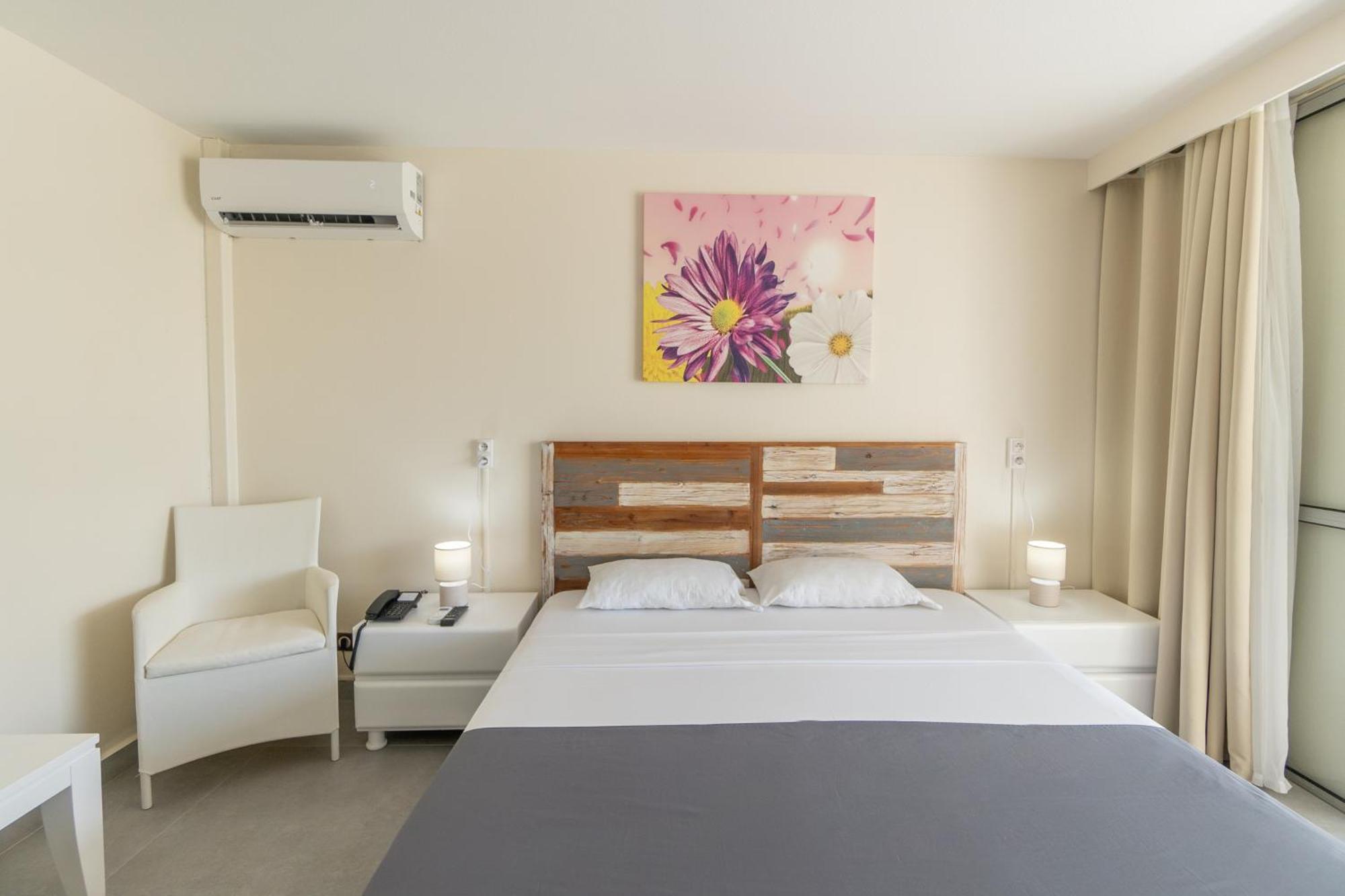 Canella Beach Hotel Le Gosier  Exterior photo