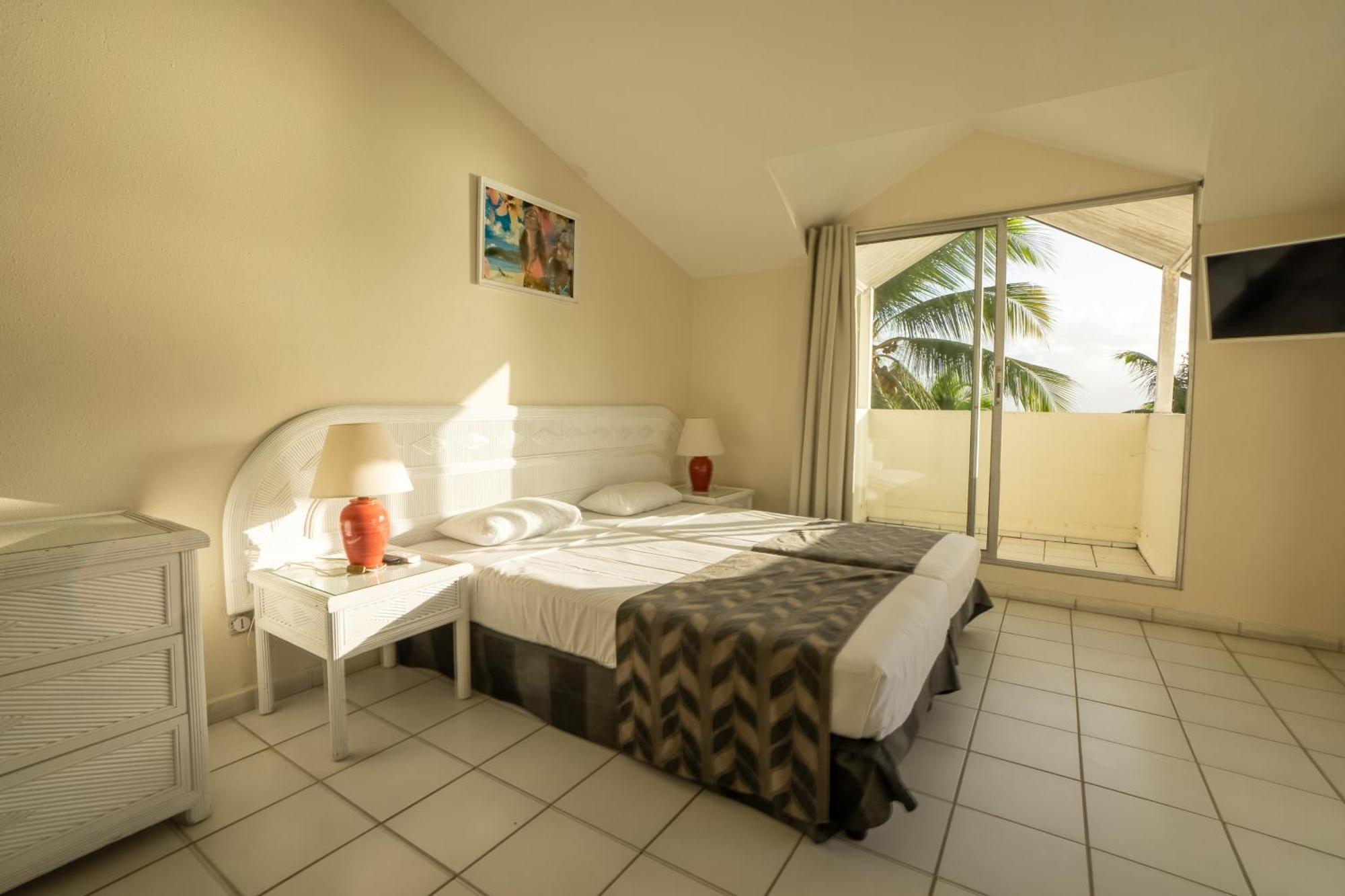 Canella Beach Hotel Le Gosier  Exterior photo